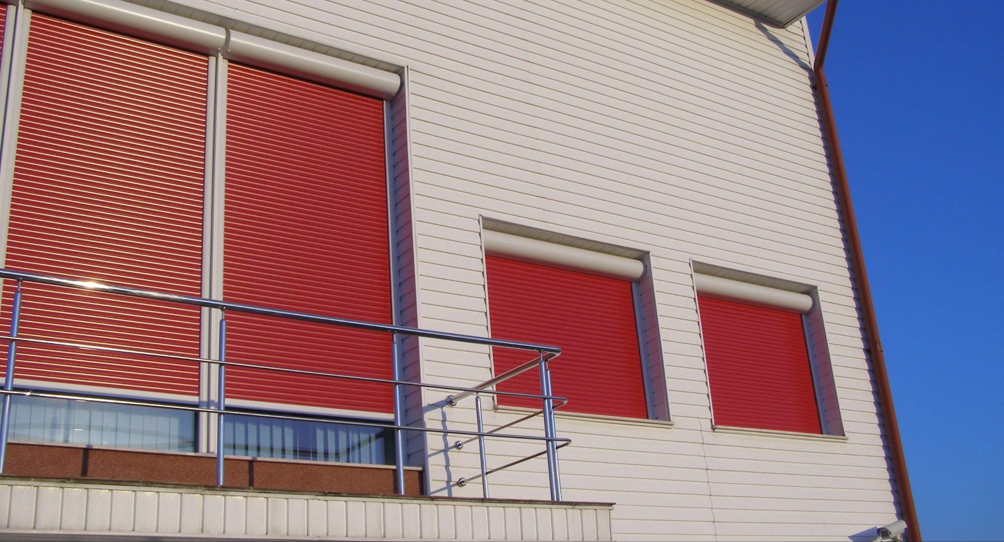 Montarea rulourilor exterioare la balcoanele apartamentelor – top 3 avantaje de care să ții cont