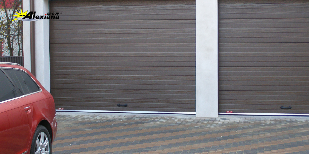 Montaj profesional vs. DIY la ușa de garaj: avantaje și riscuri